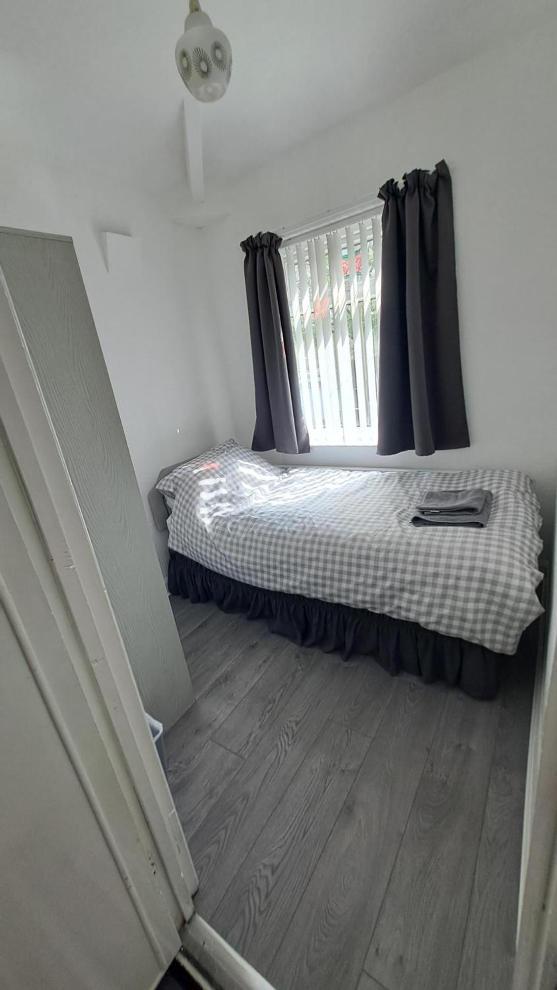 Dalton House - Three Bedroom Property Stretford Free Parking Near The Trafford Centre Manchester Eksteriør billede